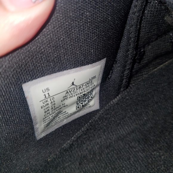 Jordan Air 11 Retro - Picture 3 of 6